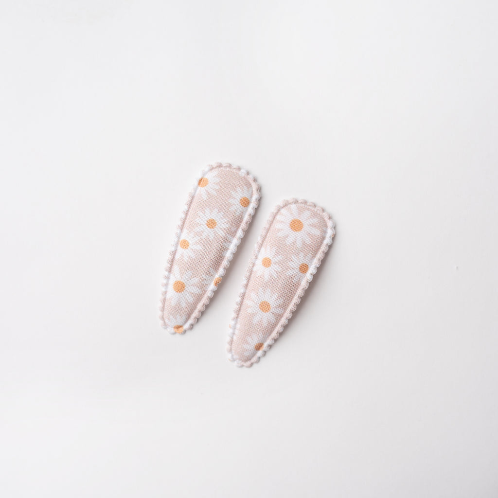 Marguerite Blush Fabric Hair Clips